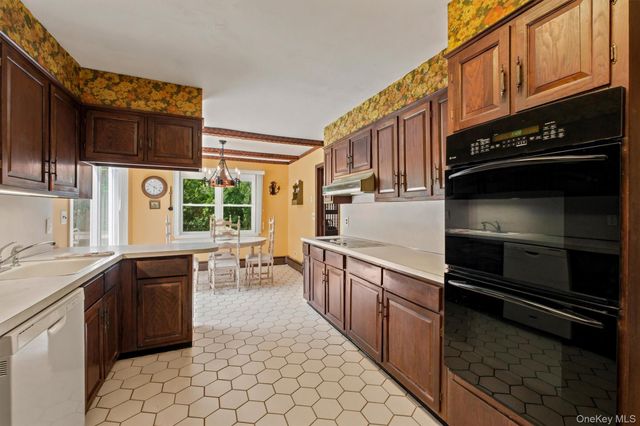 133 Westlake Drive, Valhalla, NY 10595
