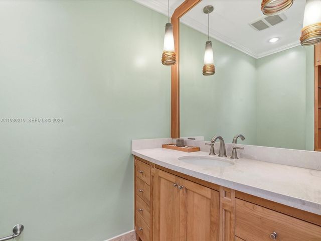 21151 NE 22nd Ct, Miami, FL 33180