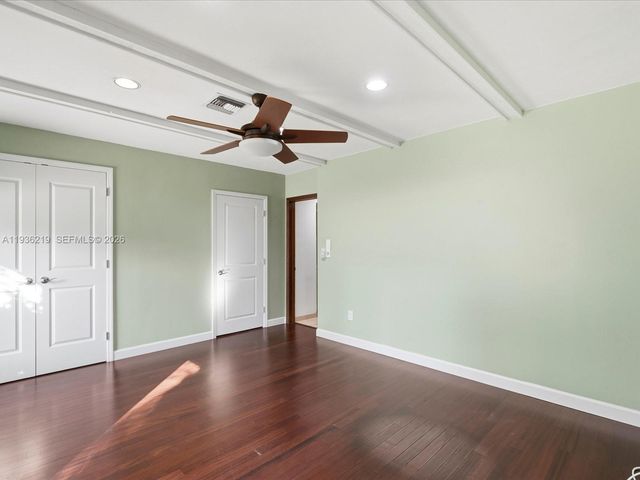 21151 NE 22nd Ct, Miami, FL 33180