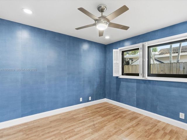 21151 NE 22nd Ct, Miami, FL 33180