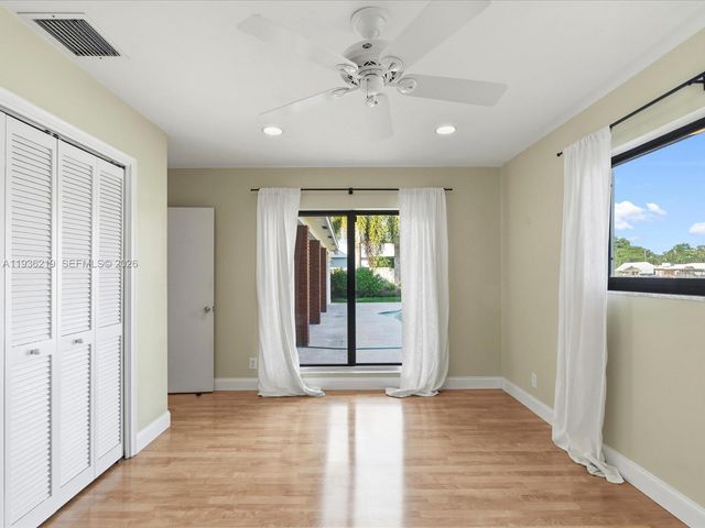 21151 NE 22nd Ct, Miami, FL 33180