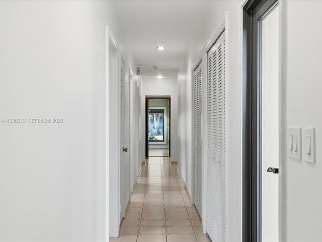 21151 NE 22nd Ct, Miami, FL 33180