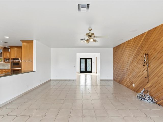 21151 NE 22nd Ct, Miami, FL 33180