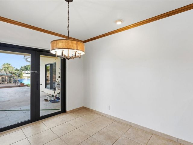 21151 NE 22nd Ct, Miami, FL 33180