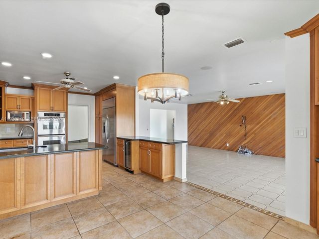 21151 NE 22nd Ct, Miami, FL 33180