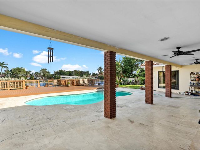 21151 NE 22nd Ct, Miami, FL 33180