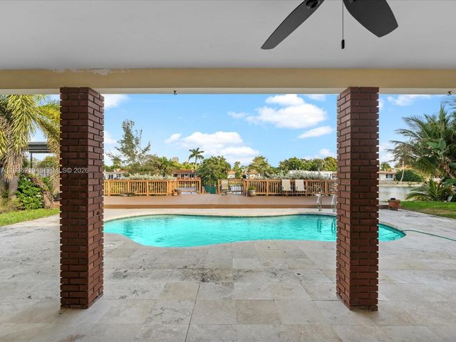 21151 NE 22nd Ct, Miami, FL 33180