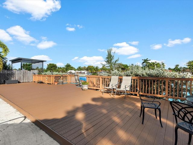 21151 NE 22nd Ct, Miami, FL 33180