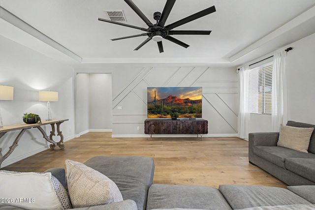 18423 W TURQUOISE Avenue, Waddell, AZ 85355