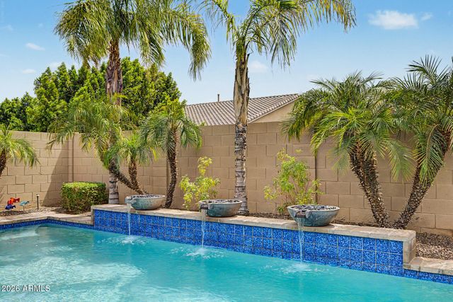 18423 W TURQUOISE Avenue, Waddell, AZ 85355