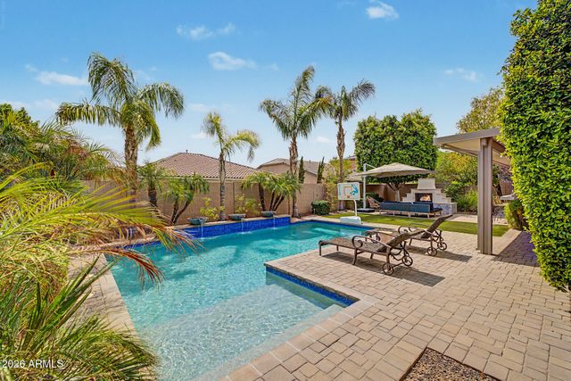 18423 W TURQUOISE Avenue, Waddell, AZ 85355