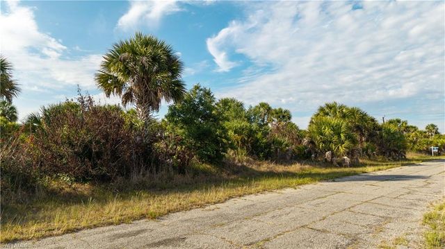 8607 Fireglow CIR, North Port, FL 34288