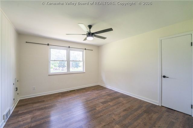 827 Hughes Drive, St Albans, WV 25177