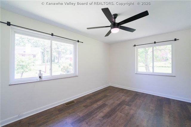 827 Hughes Drive, St Albans, WV 25177