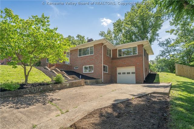827 Hughes Drive, St Albans, WV 25177