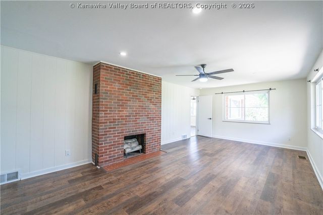 827 Hughes Drive, St Albans, WV 25177