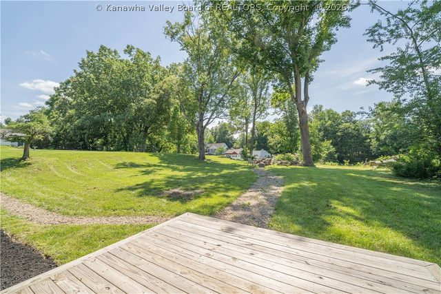 827 Hughes Drive, St Albans, WV 25177