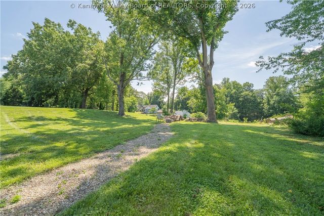 827 Hughes Drive, St Albans, WV 25177
