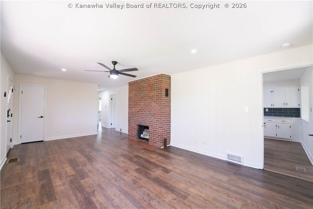 827 Hughes Drive, St Albans, WV 25177