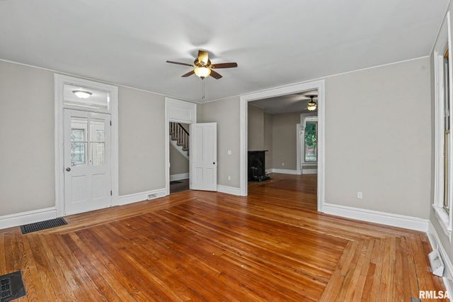 304 BUENA VISTA Avenue, Pekin, IL 61554