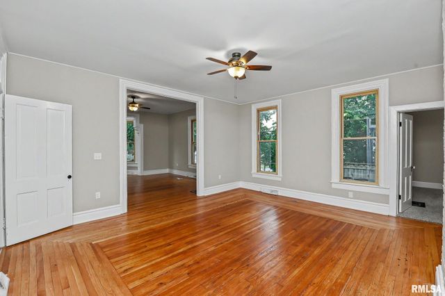 304 BUENA VISTA Avenue, Pekin, IL 61554