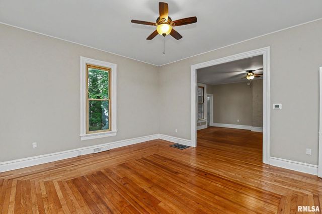 304 BUENA VISTA Avenue, Pekin, IL 61554