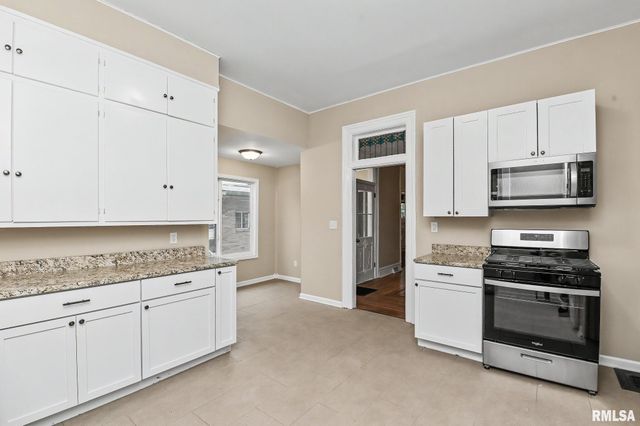 304 BUENA VISTA Avenue, Pekin, IL 61554