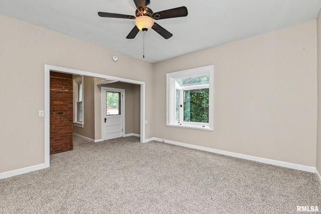 304 BUENA VISTA Avenue, Pekin, IL 61554