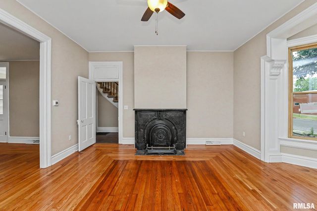304 BUENA VISTA Avenue, Pekin, IL 61554