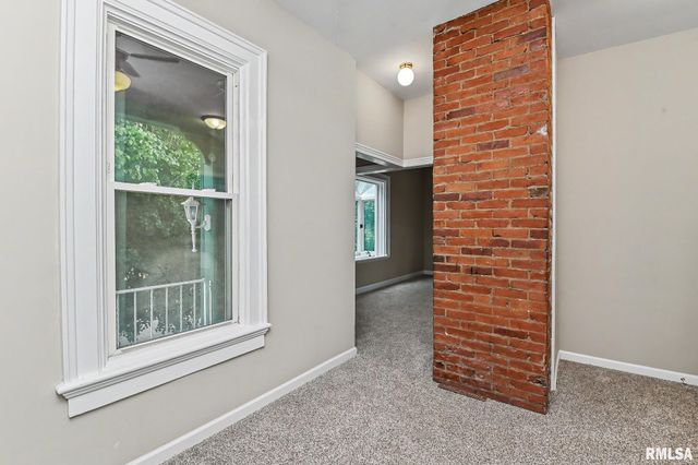 304 BUENA VISTA Avenue, Pekin, IL 61554