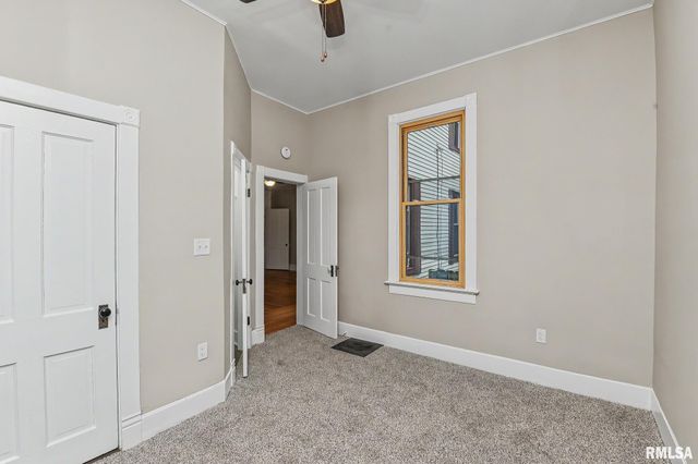 304 BUENA VISTA Avenue, Pekin, IL 61554