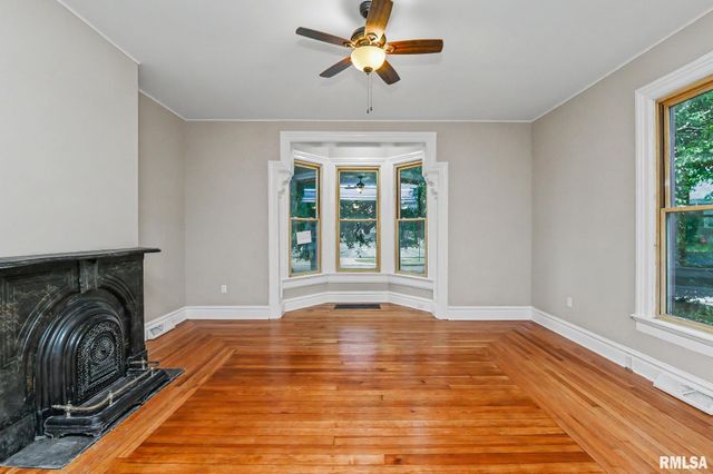 304 BUENA VISTA Avenue, Pekin, IL 61554