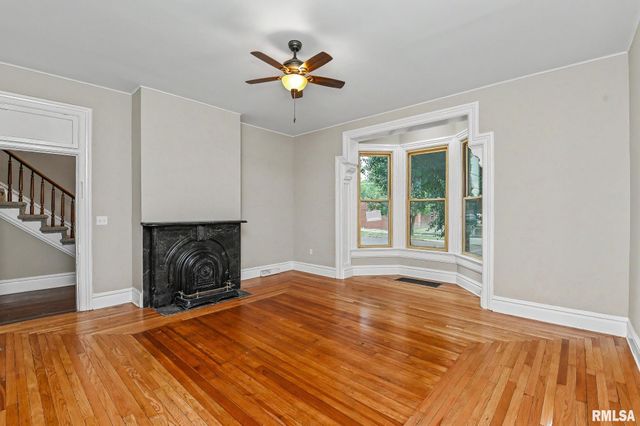 304 BUENA VISTA Avenue, Pekin, IL 61554