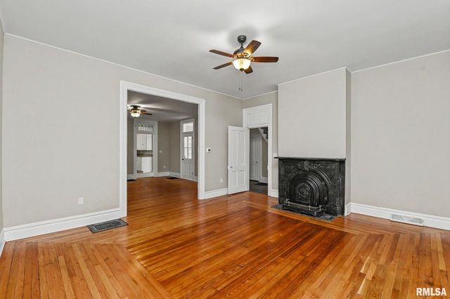 304 BUENA VISTA Avenue, Pekin, IL 61554