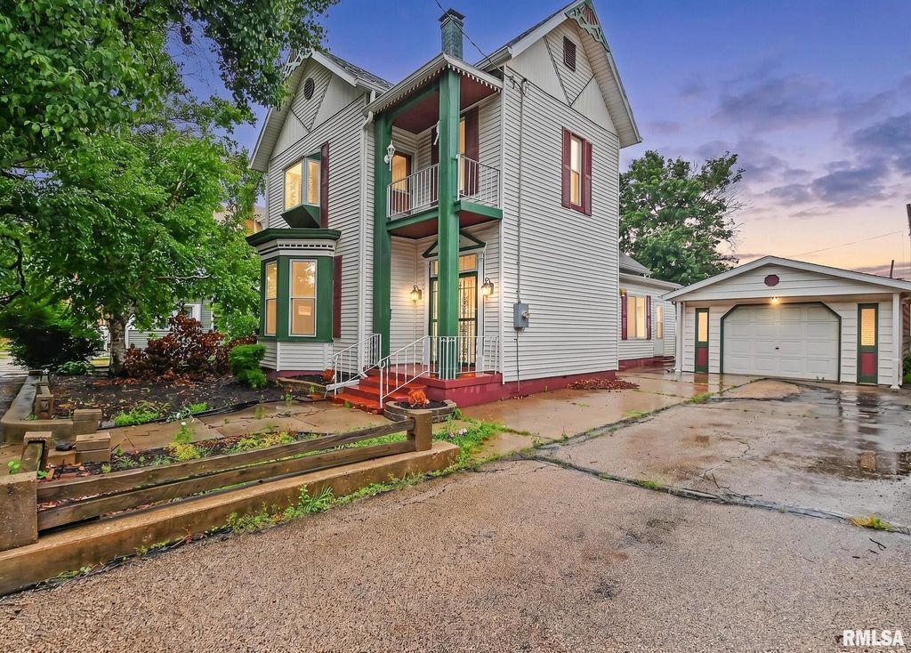 304 BUENA VISTA Avenue, Pekin, IL 61554
