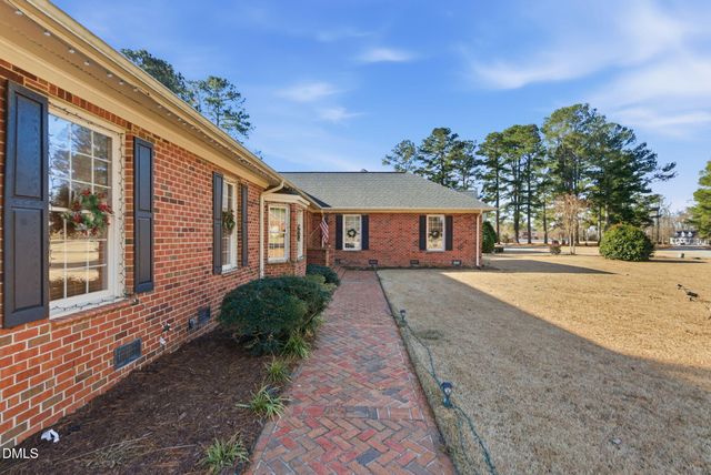 26 Strickland Lane, Lillington, NC 27546