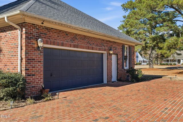 26 Strickland Lane, Lillington, NC 27546