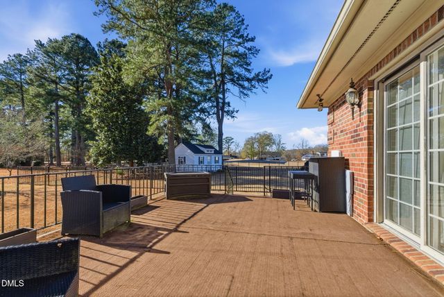 26 Strickland Lane, Lillington, NC 27546