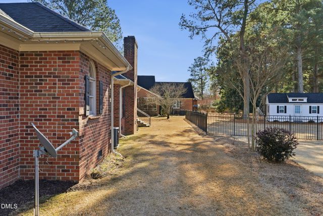 26 Strickland Lane, Lillington, NC 27546