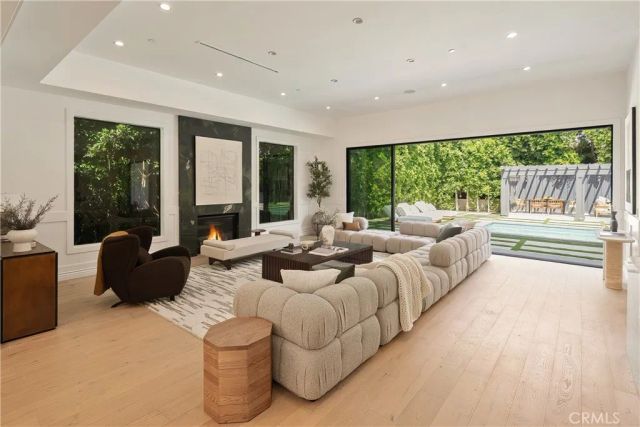 11835 Kling Street, Valley Village, CA 91607