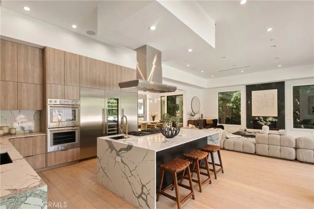 11835 Kling Street, Valley Village, CA 91607