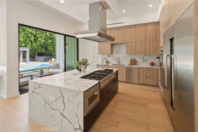11835 Kling Street, Valley Village, CA 91607