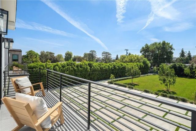 11835 Kling Street, Valley Village, CA 91607