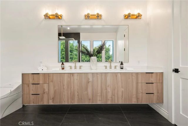 11835 Kling Street, Valley Village, CA 91607