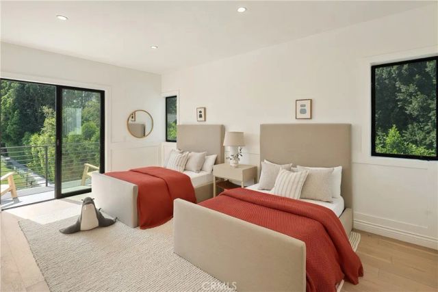 11835 Kling Street, Valley Village, CA 91607
