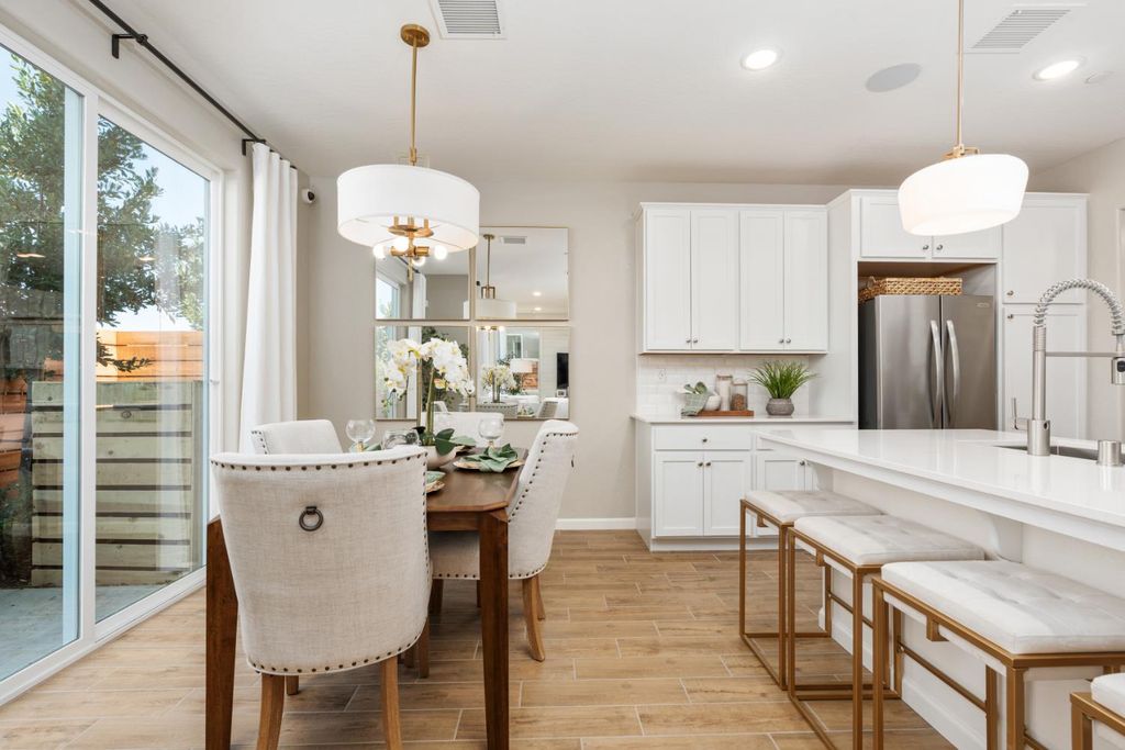 Image 14 of property listing at 1494 Bloom Lane, Clovis, CA 93619