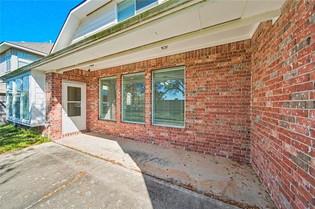 5807 Bayberry Way, Sugar Land, TX 77479