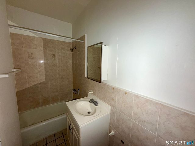 110 Coleman Street, Bridgeport, CT 06604