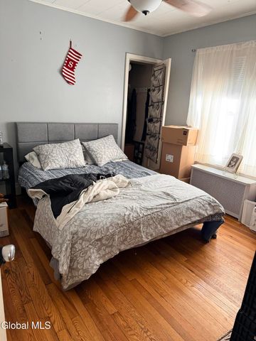 18 Lawnwood Avenue, Schenectady, NY 12304