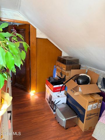 18 Lawnwood Avenue, Schenectady, NY 12304